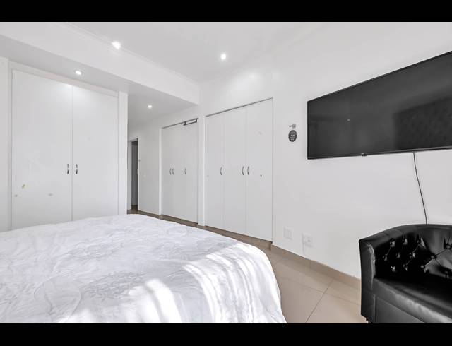 3 BEDROOM TOWNHOUSE FOR SALE IN BENMORE GARDENS